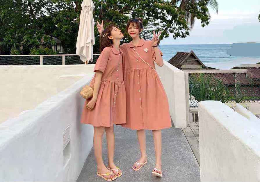 Dễ thương với đầm babydoll cùng dép kẹp